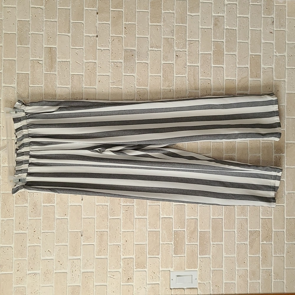 American Eagle Women's Rayon Gray and White Striped Relaxed Pull On Pants (Sz S)
